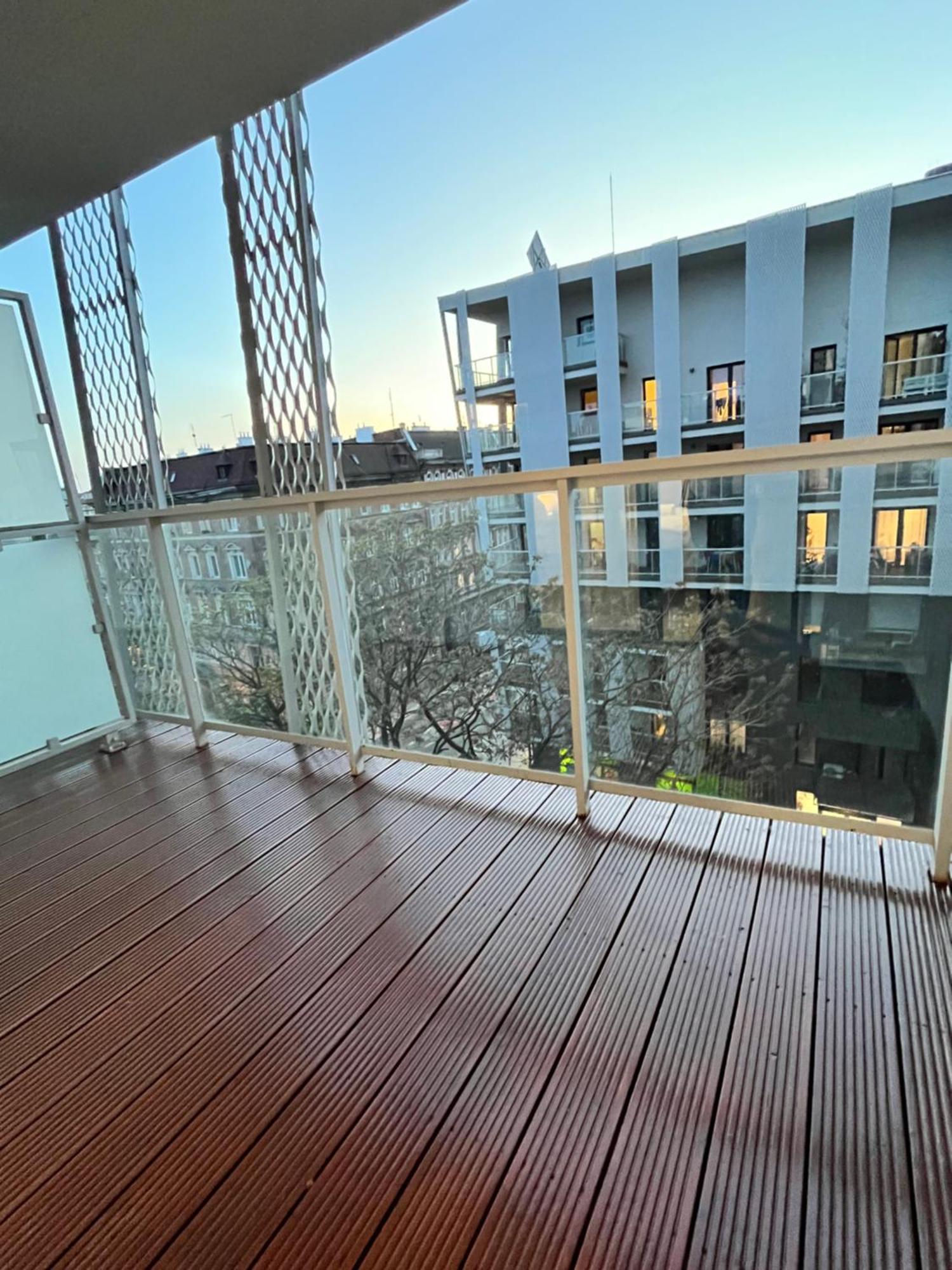 Family House By The River Odra -Panoramic Terrace - 3Room Apartment With 2 Separate Bedrooms And 2 Balconies By Wroapart-Pl- Perfect For Family & Business Stays Βρότσλαβ Εξωτερικό φωτογραφία